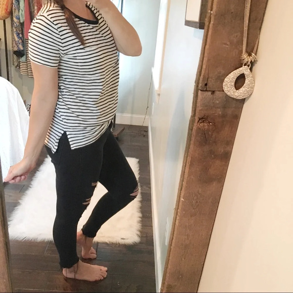 Old Navy boyfriend small striped T-shirt w/pocket - Picture 2 of 3